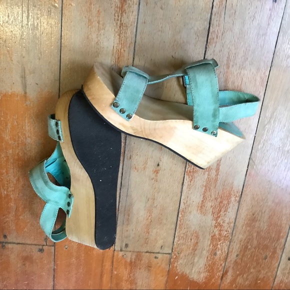 Green Suede Wooden Platform Wedges - Picture 2 of 13